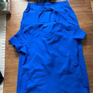 Medcouture insight scrub set